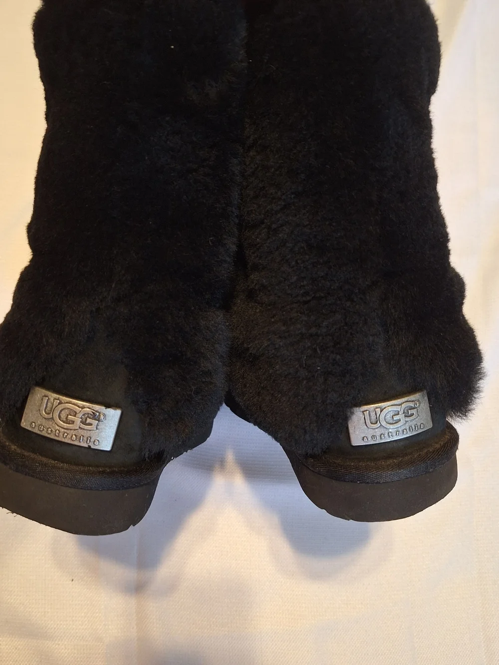 UGG Australia PATTEN Black Suede Sheepskin lined Boots Size US 9 Pull on